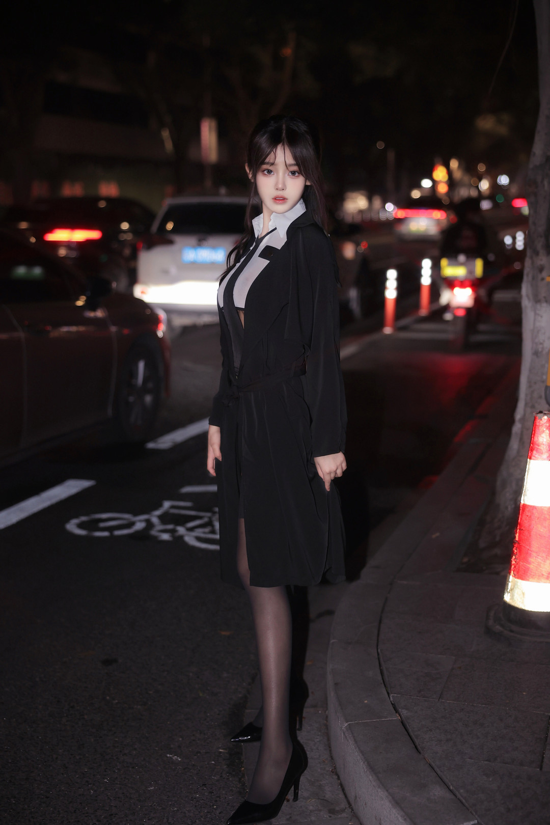 王心悦绝美私房写真图集3套：纯欲黑丝制服/1GB无水印资源合集【高清/全收录】