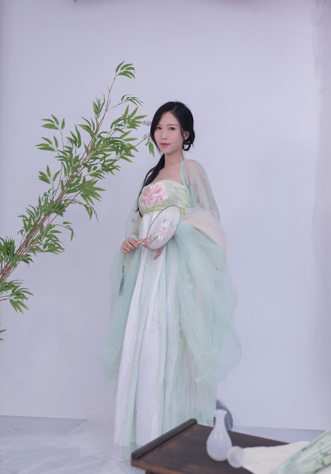 抖娘利世264套绝美cos合集下载：红肚兜女警魅魔全收录【无水印原画/122GB】