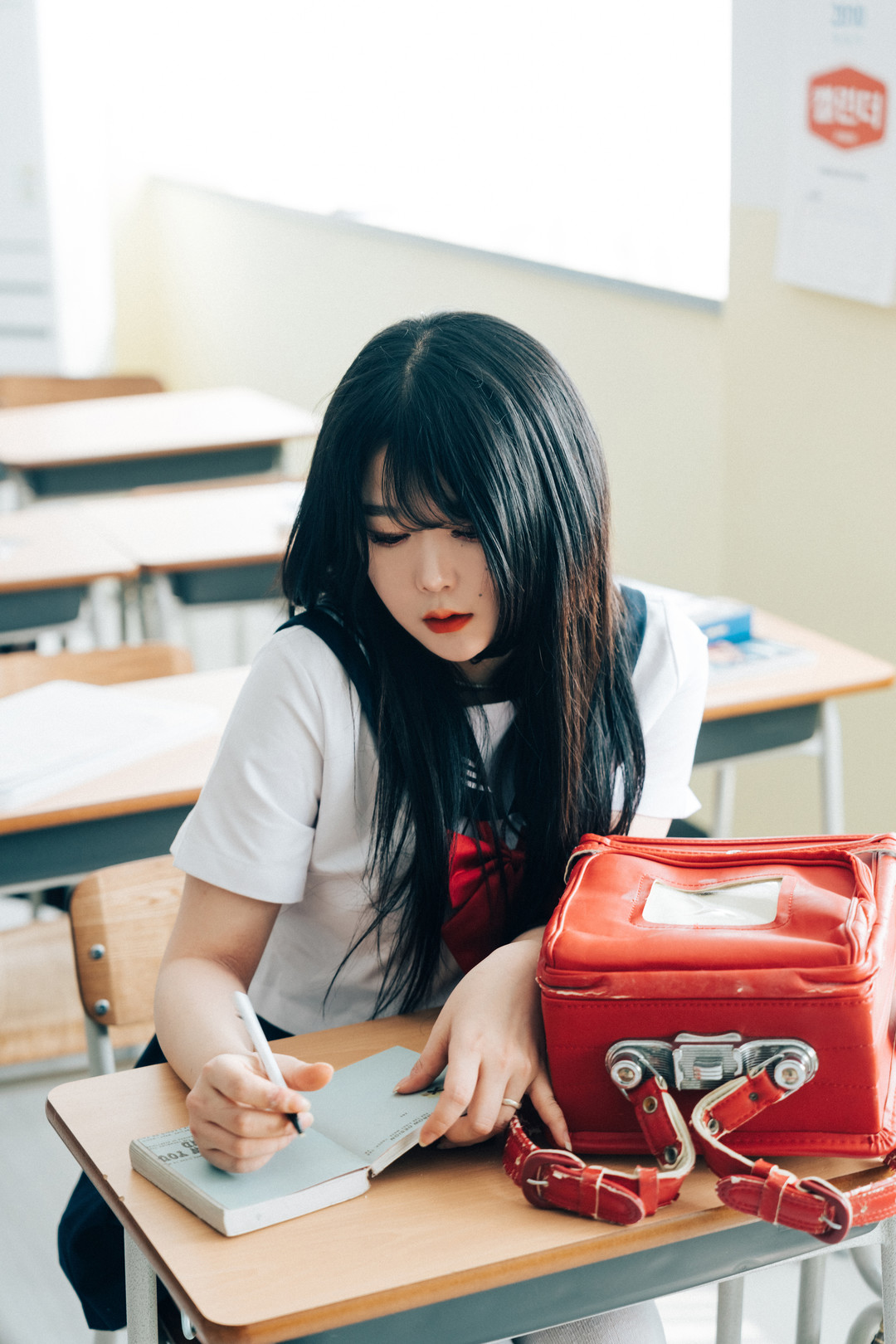 Loozy美女写真套图合集下载176套 380GB【纯欲风/4K原画/无水印】
