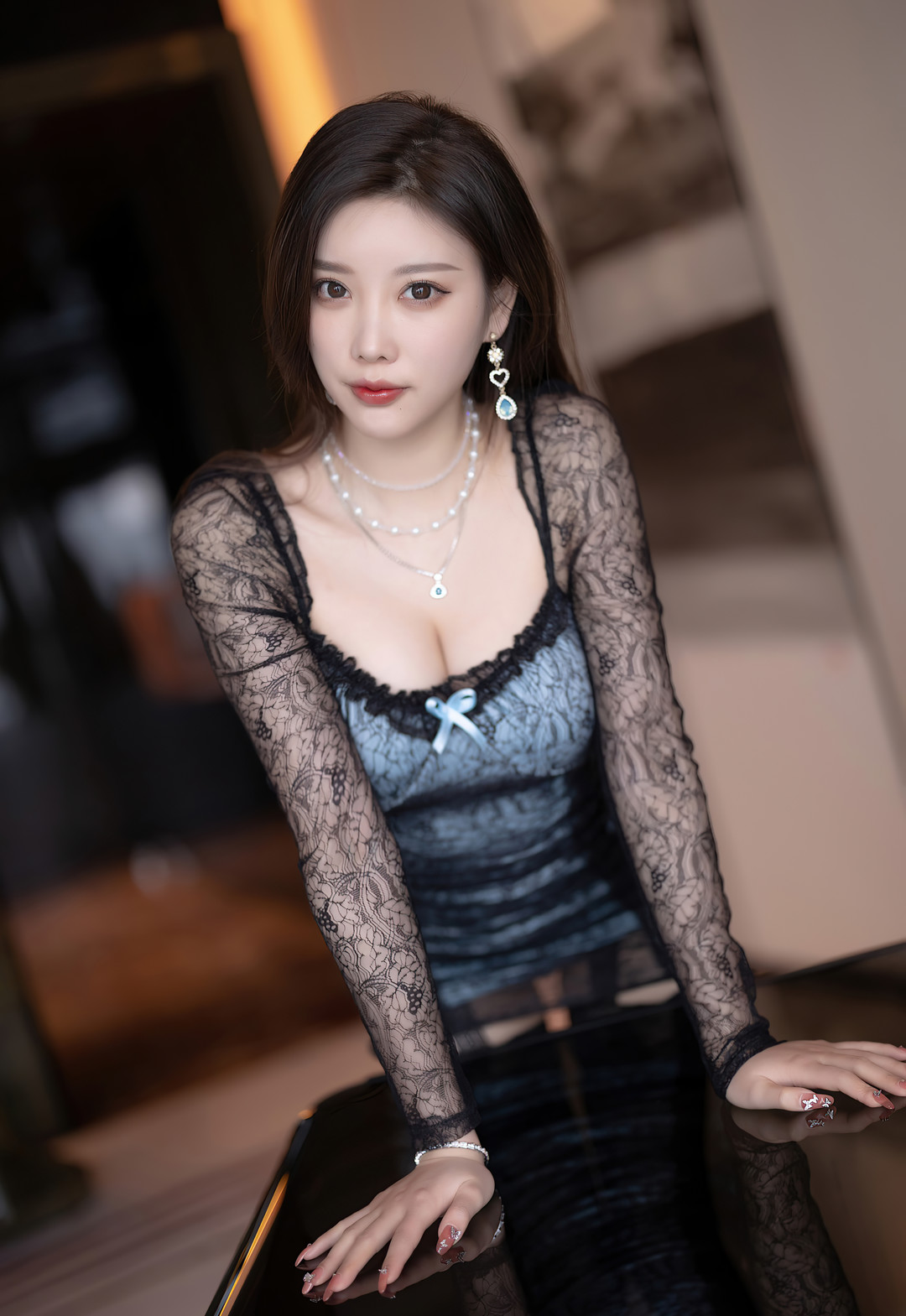杨晨晨写真合集712套全收录：清纯JK制服/性感吊带裙/复古丝袜美腿【712套/390GB/4K原画/无水印】