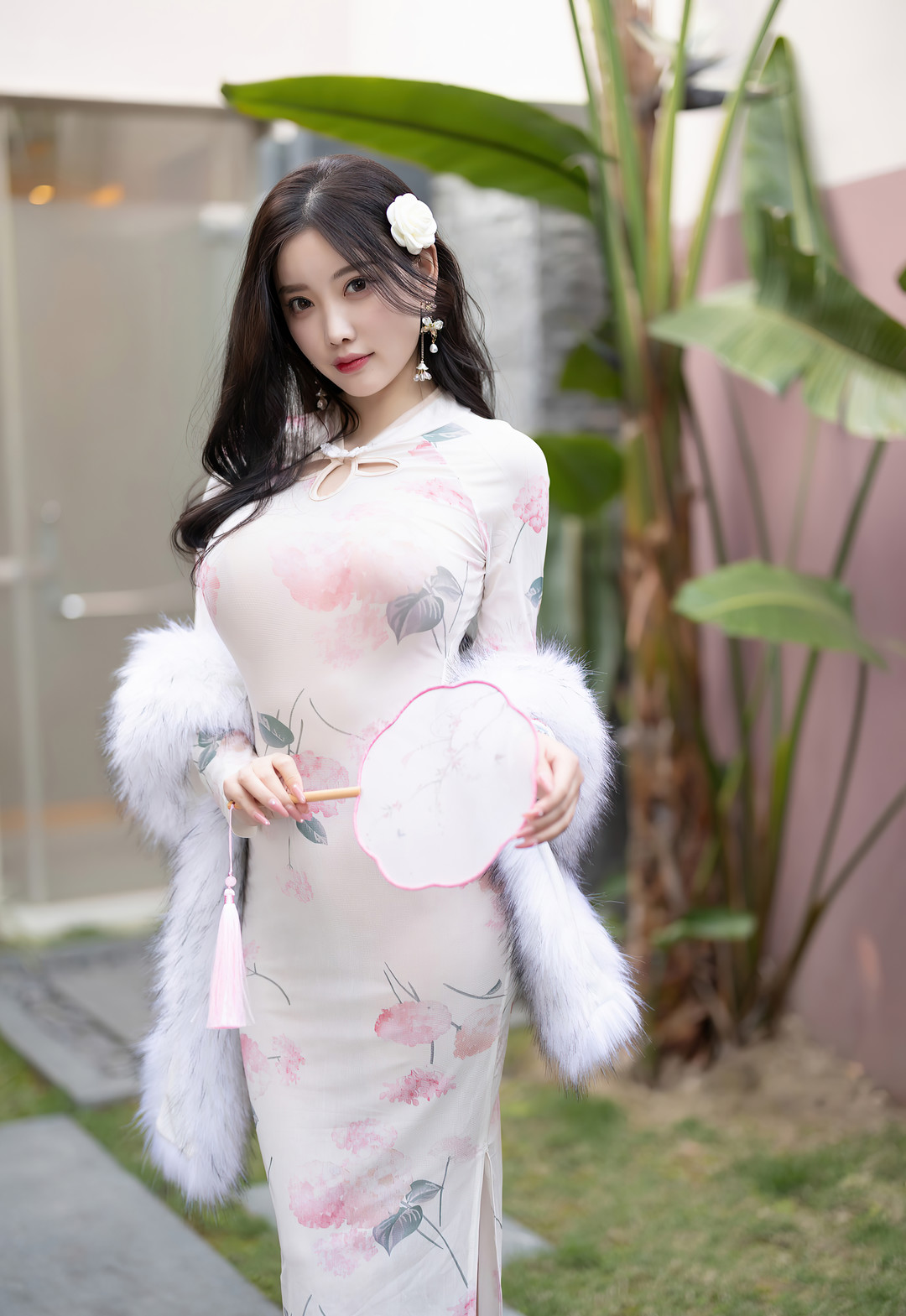 杨晨晨写真合集712套全收录：清纯JK制服/性感吊带裙/复古丝袜美腿【712套/390GB/4K原画/无水印】
