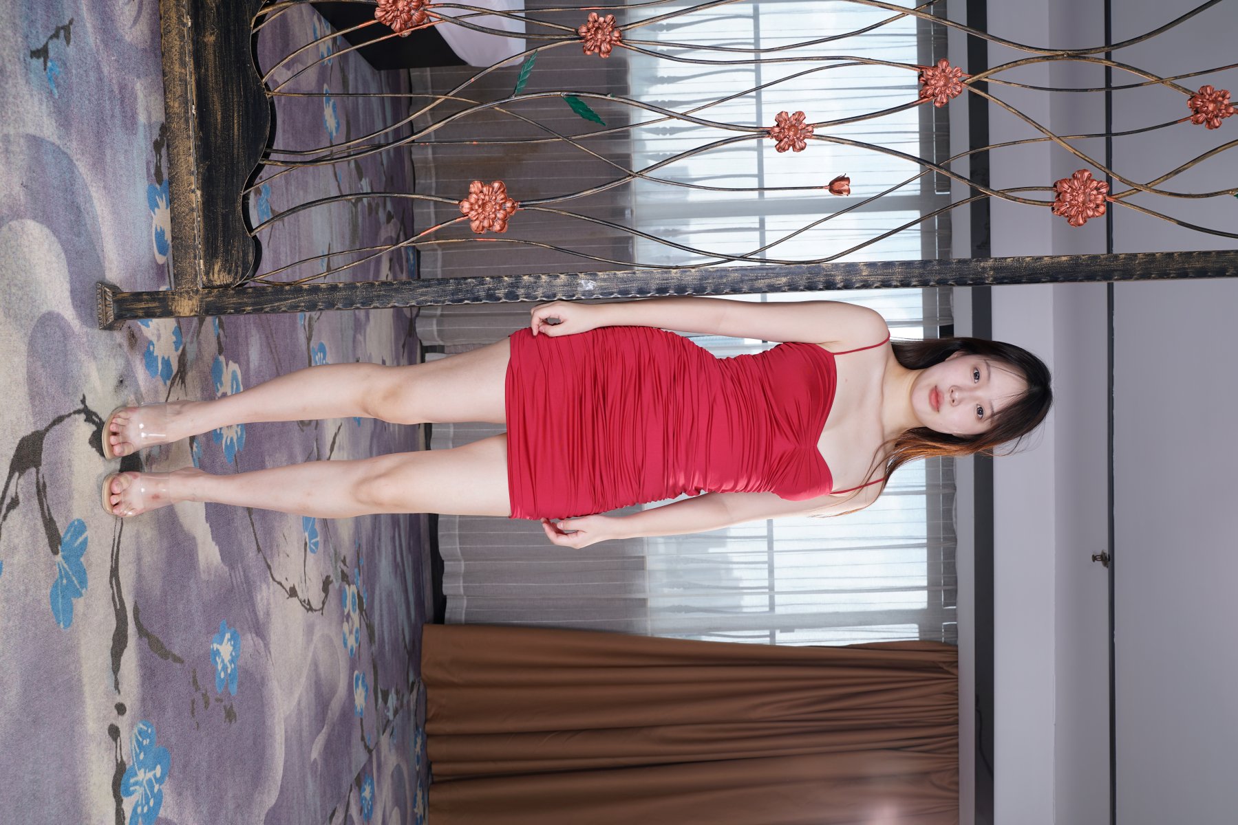 国模珊珊私拍写真合集：蜂腰长腿御姐风1168P高清图集【无水印/6.38GB/4K原画】