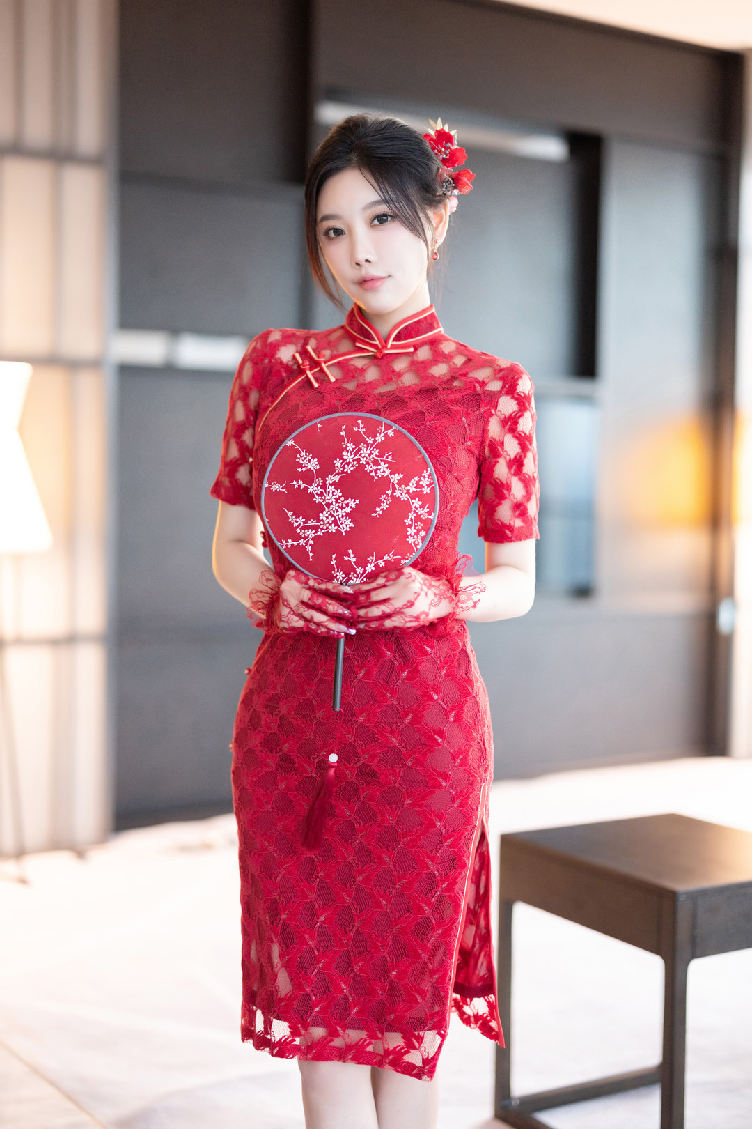 杨晨晨写真合集下载：顶级模特大长腿/性感黑丝/复古风44套无水印资源[44套/28GB]