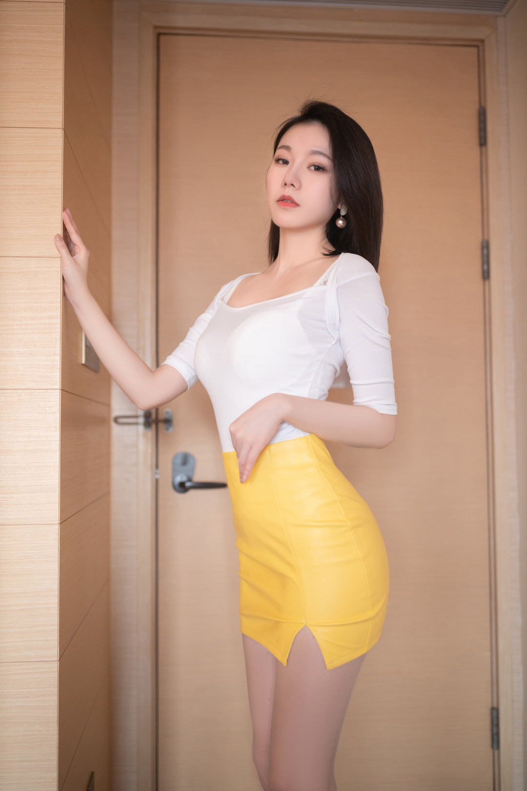 安然anran御姐腰臀比写真合集｜秀人网模特17套私房制服/OL主题无水印套图下载【17套/16GB】
