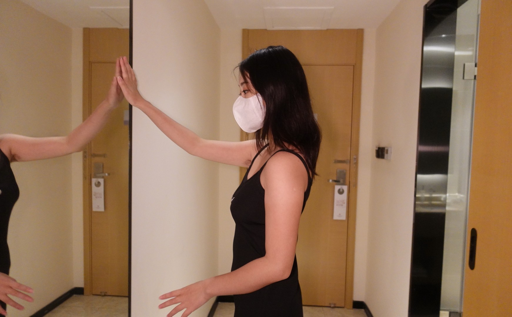 rosi小莉口罩系列写真合集：纯欲天花板模特特辑【4115套/348GB/无水印】