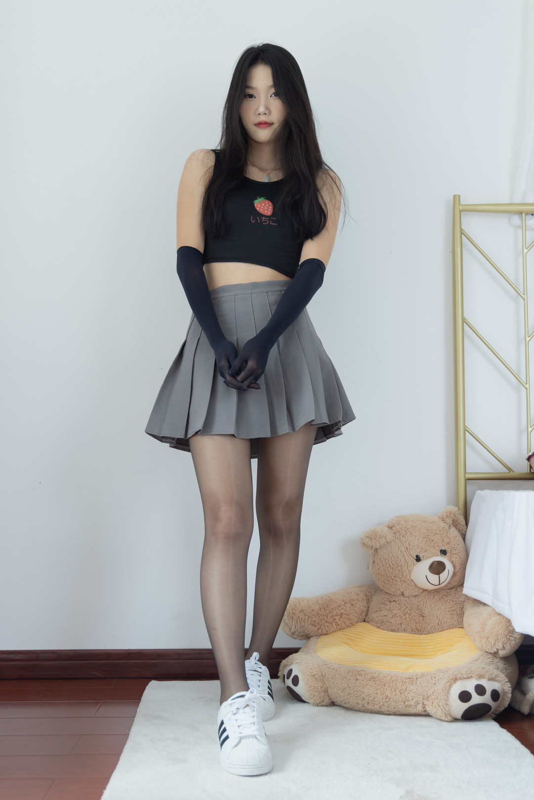 小竹150套绝美写真合集：顶级模特黑丝制服/白袜甜妹全收录【4K无水印/564GB】