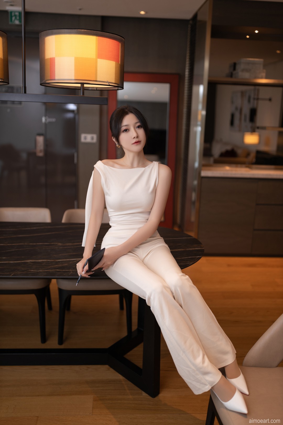 鱼子酱Fish高清写真合集：甜美古风黑丝教师多风格图集197套【无水印/300GB】